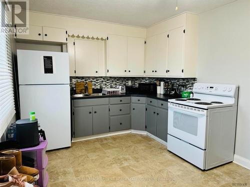 32 Riverside Drive, Kapuskasing, ON - Indoor Photo Showing Kitchen