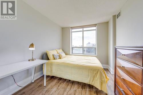 518 - 650 Lawrence Avenue W, Toronto (Englemount-Lawrence), ON - Indoor Photo Showing Bedroom