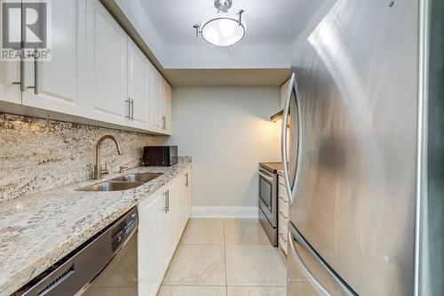 518 - 650 Lawrence Avenue W, Toronto (Englemount-Lawrence), ON - Indoor Photo Showing Kitchen With Double Sink With Upgraded Kitchen