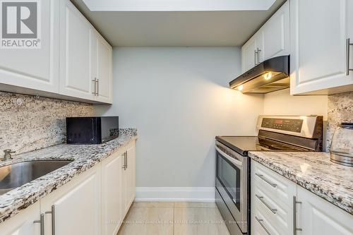 518 - 650 Lawrence Avenue W, Toronto (Englemount-Lawrence), ON - Indoor Photo Showing Kitchen