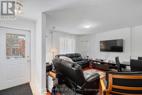 412 Crawford Street, Toronto (Palmerston-Little Italy), ON - Indoor Photo Showing Living Room