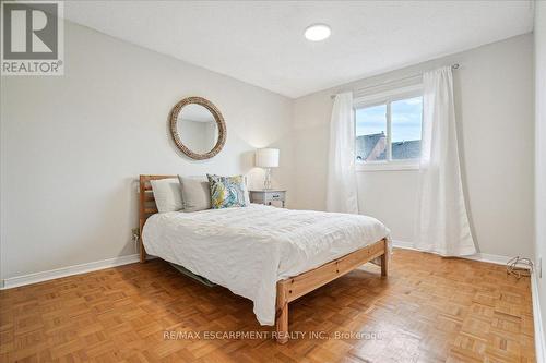 4476 Jenkins Crescent, Mississauga, ON - Indoor Photo Showing Bedroom