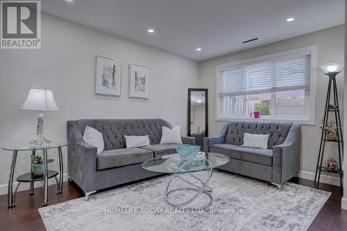 40 - 2001 Bonnymede Drive, Mississauga (Clarkson), ON - Indoor Photo Showing Living Room