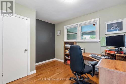 440 Cleveland Avenue, London, ON - Indoor Photo Showing Office