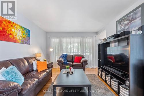 440 Cleveland Avenue, London, ON - Indoor Photo Showing Living Room