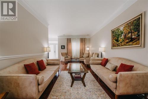 724 Massimo Crescent, Windsor, ON - Indoor Photo Showing Living Room