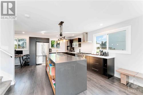 12 Butterfield Road, Munster, ON - Indoor Photo Showing Kitchen With Upgraded Kitchen