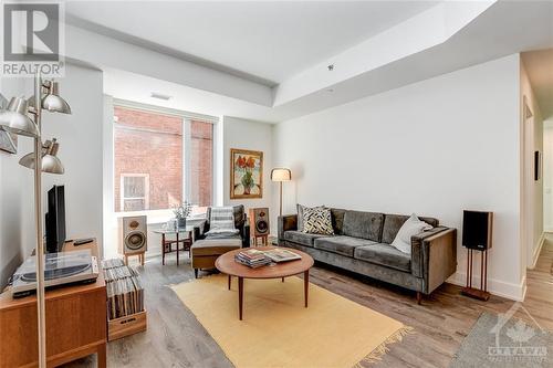 280 Crichton Street Unit#109, Ottawa, ON - Indoor Photo Showing Living Room