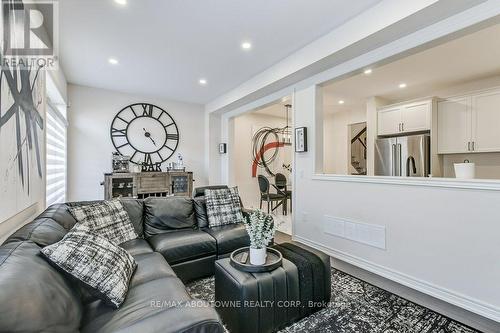 7 Beasley Grove, Hamilton (Meadowlands), ON - Indoor Photo Showing Living Room