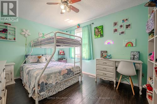 9 Oriole Court, Barrie (Cundles East), ON - Indoor Photo Showing Bedroom