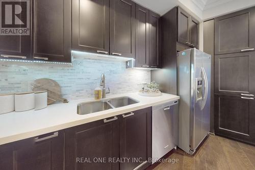 Th 49 - 115 Harrison Garden Boulevard, Toronto (Willowdale East), ON - Indoor Photo Showing Kitchen With Double Sink