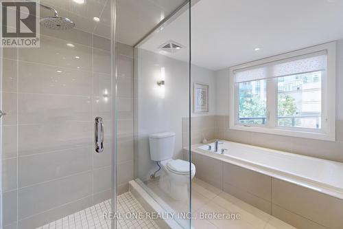 Th 49 - 115 Harrison Garden Boulevard, Toronto (Willowdale East), ON - Indoor Photo Showing Bathroom