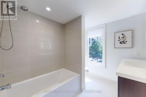 Th 49 - 115 Harrison Garden Boulevard, Toronto, ON - Indoor Photo Showing Bathroom