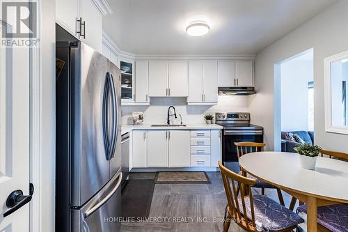 50 O'Leary Court, New Tecumseth, ON - Indoor Photo Showing Kitchen