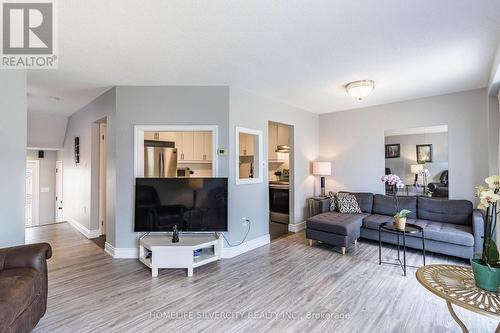 50 O'Leary Court, New Tecumseth, ON - Indoor Photo Showing Living Room