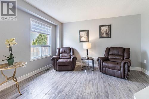 50 O'Leary Court, New Tecumseth, ON - Indoor Photo Showing Living Room