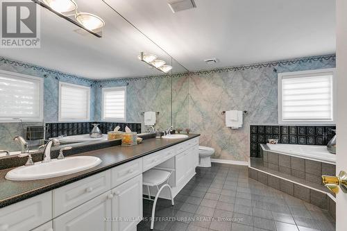 144 Theodore Place, Vaughan (Crestwood-Springfarm-Yorkhill), ON - Indoor Photo Showing Bathroom