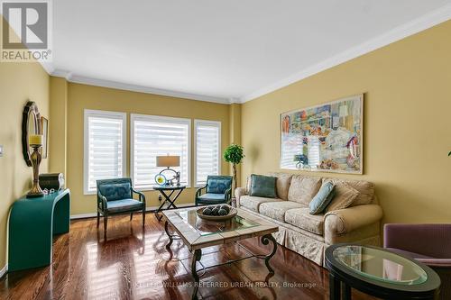 144 Theodore Place, Vaughan (Crestwood-Springfarm-Yorkhill), ON - Indoor Photo Showing Living Room