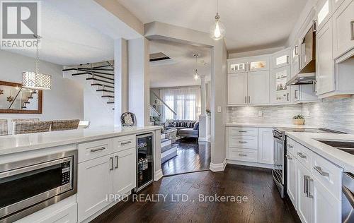 348 Rosegate Way, Oakville (Uptown Core), ON - Indoor Photo Showing Kitchen With Upgraded Kitchen