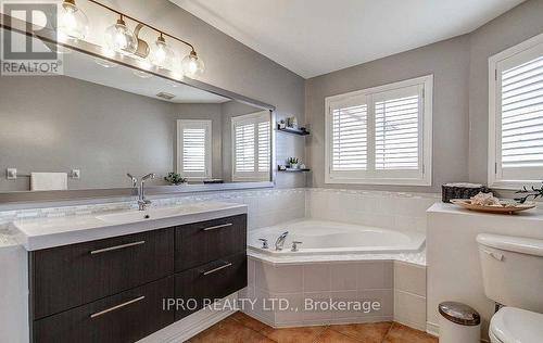 348 Rosegate Way, Oakville (Uptown Core), ON - Indoor Photo Showing Bathroom