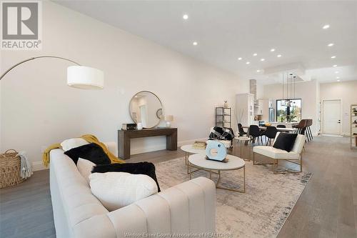 634 Lily Mac Boulevard, Windsor, ON - Indoor Photo Showing Living Room