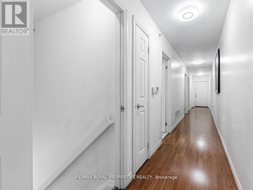 32 St Dunstan Drive, Toronto (Oakridge), ON - Indoor Photo Showing Other Room