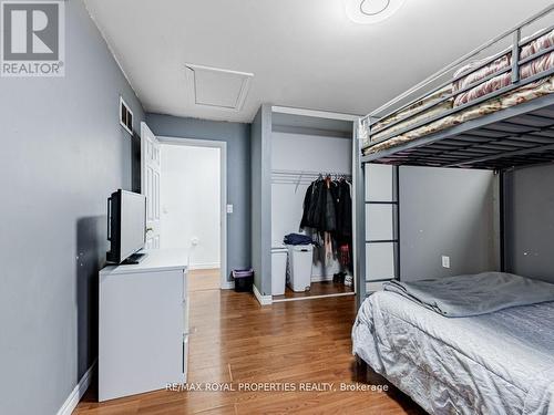 32 St Dunstan Drive, Toronto (Oakridge), ON - Indoor Photo Showing Bedroom