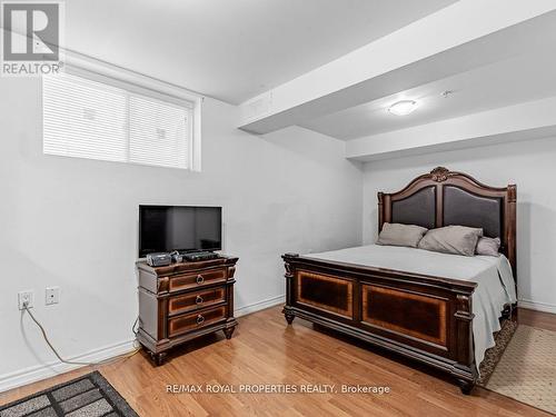 32 St Dunstan Drive, Toronto (Oakridge), ON - Indoor Photo Showing Bedroom