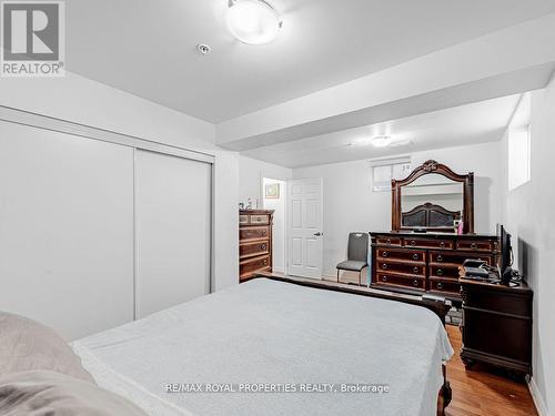 32 St Dunstan Drive, Toronto (Oakridge), ON - Indoor Photo Showing Bedroom