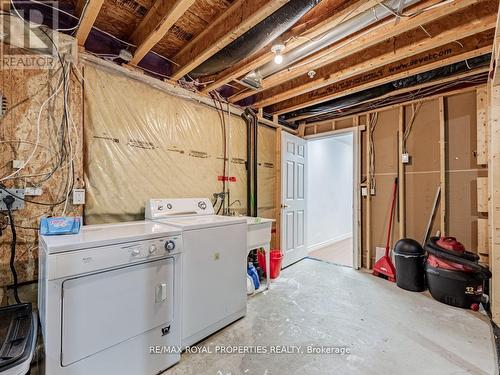 32 St Dunstan Drive, Toronto (Oakridge), ON - Indoor Photo Showing Laundry Room