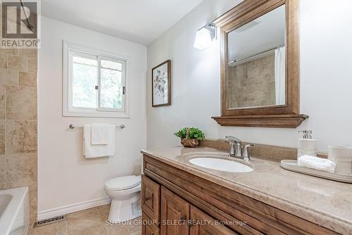 Second floor bathroom - 955 Quinton Road, London, ON - Indoor Photo Showing Bathroom