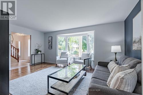 955 Quinton Road, London, ON - Indoor Photo Showing Living Room