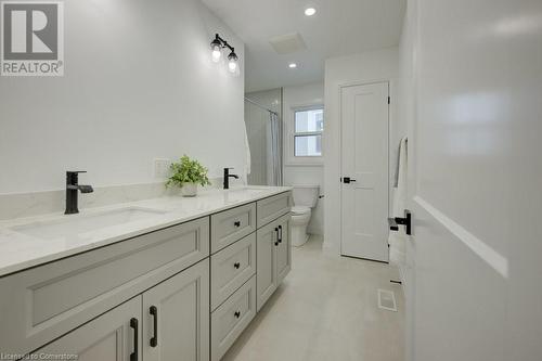 162 Weber Street W, Kitchener, ON - Indoor Photo Showing Bathroom