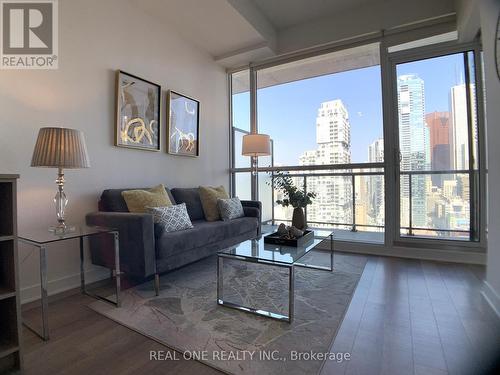 2306 - 290 Adelaide Street W, Toronto, ON - Indoor Photo Showing Living Room