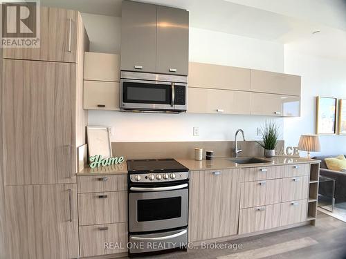 2306 - 290 Adelaide Street W, Toronto (Waterfront Communities), ON - Indoor Photo Showing Kitchen