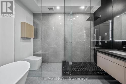 318 Woodale Avenue, Oakville (Bronte East), ON - Indoor Photo Showing Bathroom