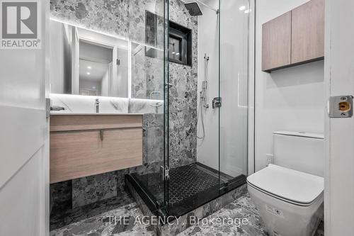 318 Woodale Avenue, Oakville (Bronte East), ON - Indoor Photo Showing Bathroom