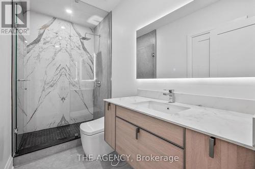 318 Woodale Avenue, Oakville (Bronte East), ON - Indoor Photo Showing Bathroom