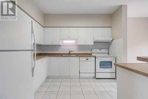 40 Spencer Crescent, Guelph (Pine Ridge), ON - Indoor Photo Showing Kitchen With Double Sink