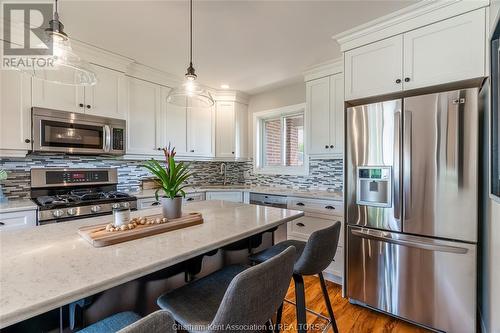 6619 Middle Line, Merlin, ON - Indoor Photo Showing Kitchen