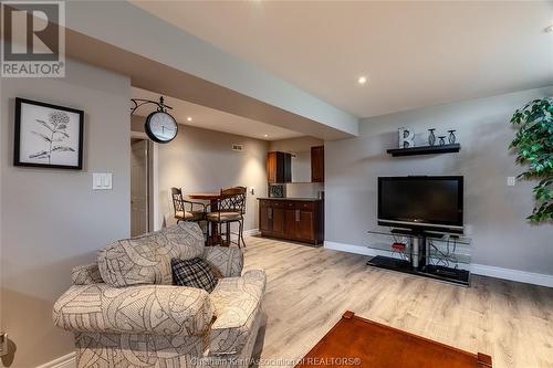 6619 Middle Line, Merlin, ON - Indoor Photo Showing Living Room