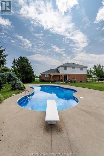 6619 Middle Line, Merlin, ON - Outdoor With In Ground Pool