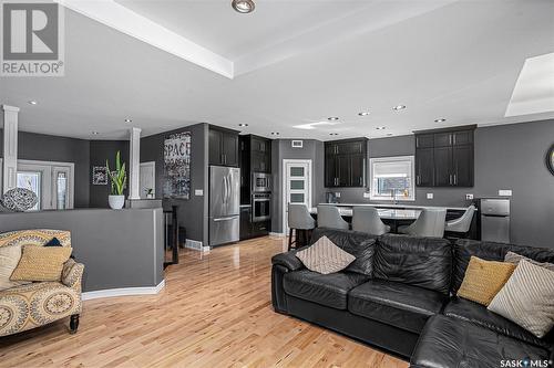 110 Canada Court, Hanley, SK - Indoor Photo Showing Living Room