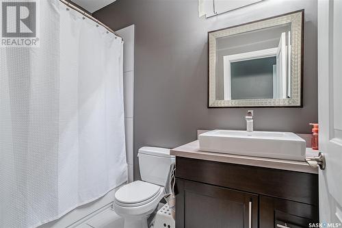 110 Canada Court, Hanley, SK - Indoor Photo Showing Bathroom