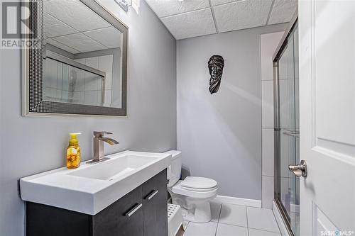 110 Canada Court, Hanley, SK - Indoor Photo Showing Bathroom