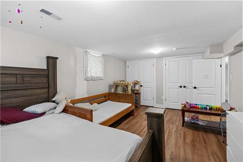 17 Prestwick Avenue, St. Catharines, ON - Indoor Photo Showing Bedroom