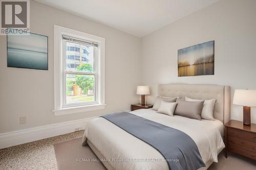 243 Dunlop Street E, Barrie (North Shore), ON - Indoor Photo Showing Bedroom