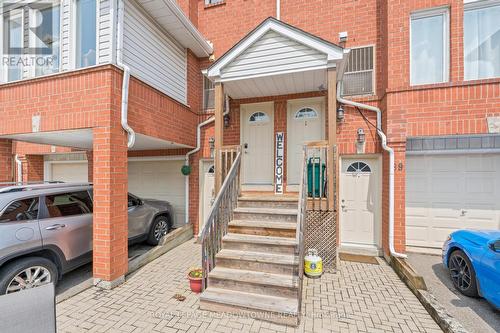 37A Wylie Circle, Halton Hills (Georgetown), ON -  Photo Showing Garage