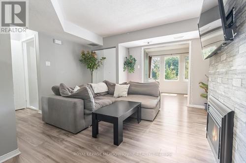 37A Wylie Circle, Halton Hills (Georgetown), ON - Indoor Photo Showing Living Room