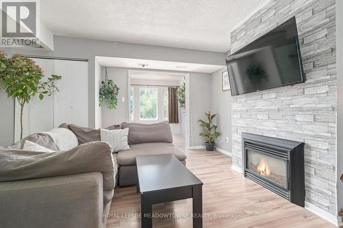 37A Wylie Circle, Halton Hills (Georgetown), ON - Indoor Photo Showing Living Room With Fireplace